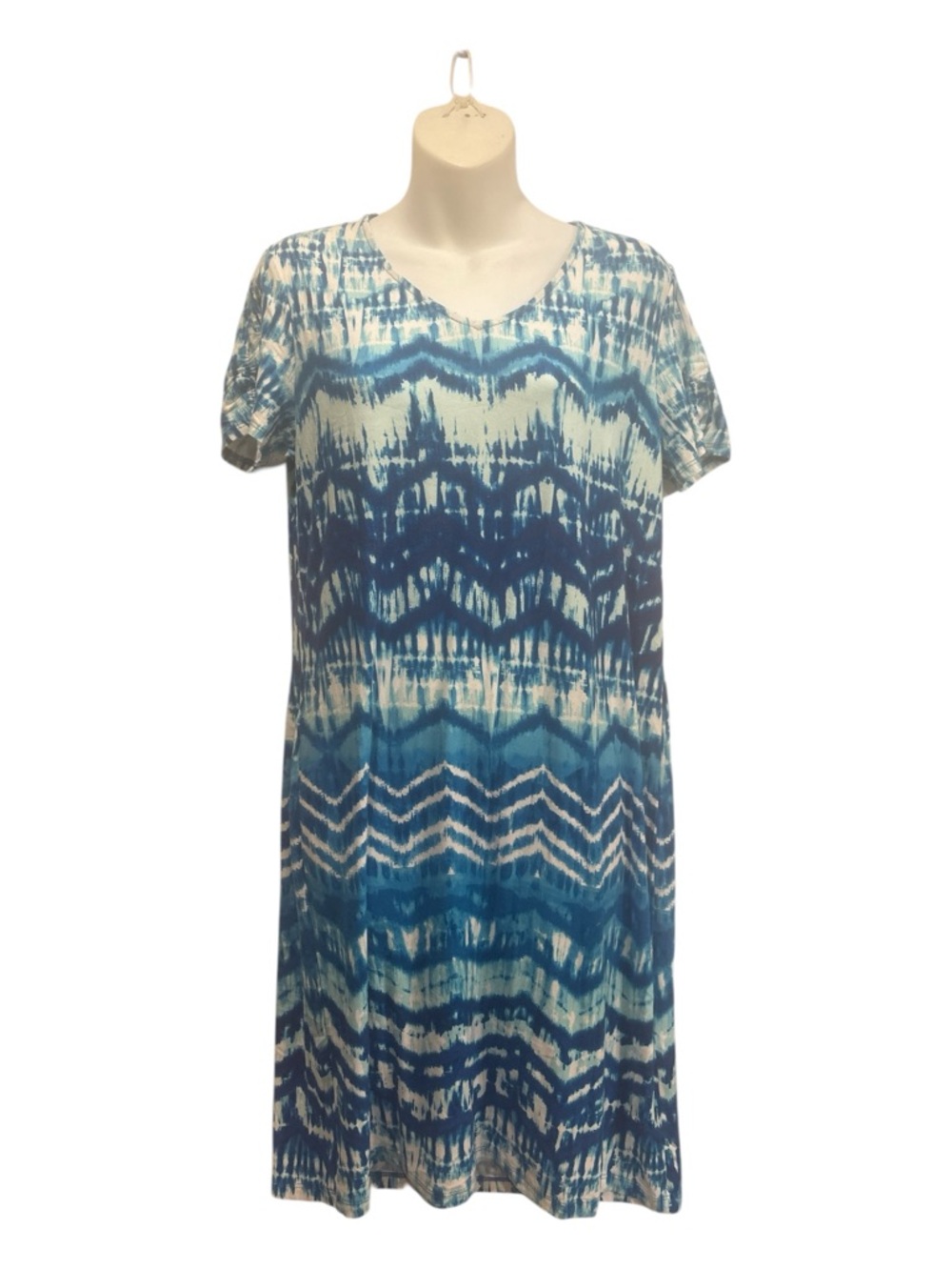 Chico’s Zenergy Blue Tie-Dye V-Neck Midi Dress size 1 or medium.